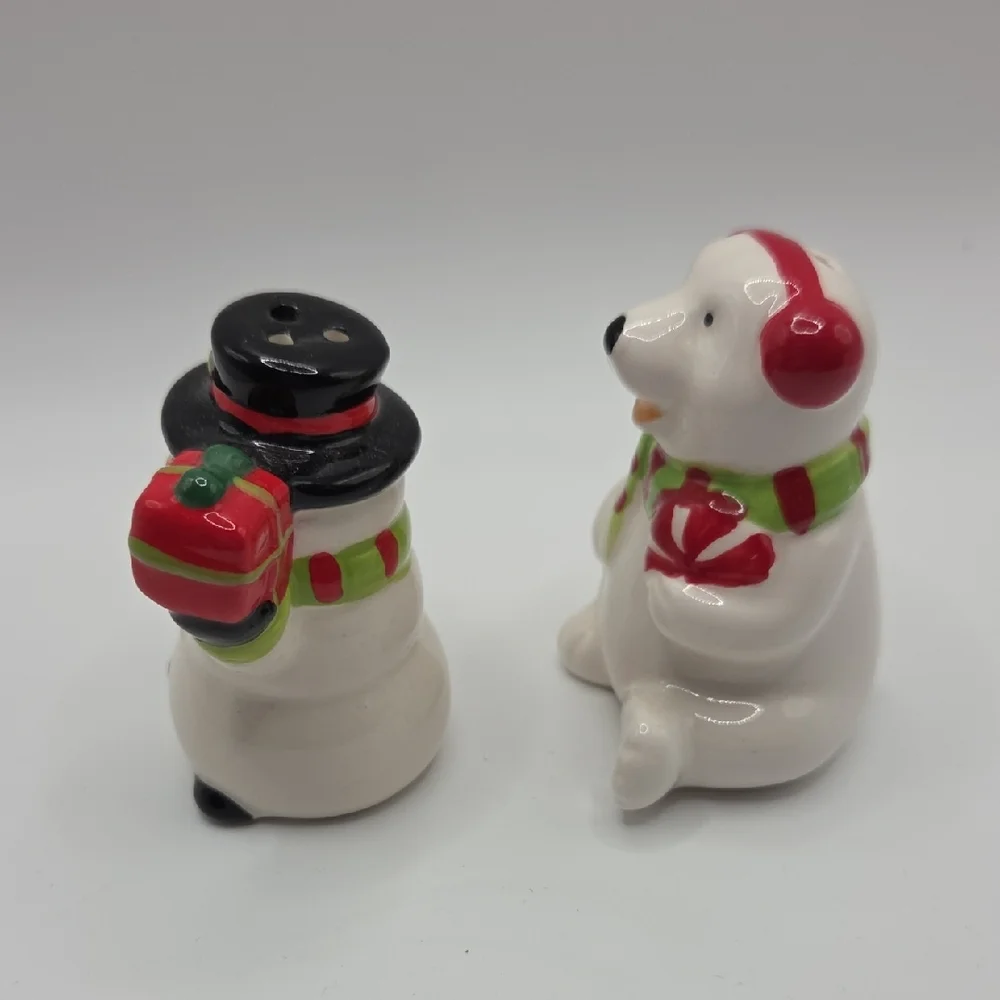 Salt And Pepper Shakers Snowman and Polar Bear